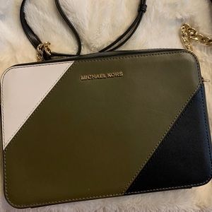 Michael Kors Jet Set Crossbody Bag